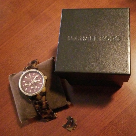 Michael Kors Tortoise Shell Watch - Picture 3 of 7